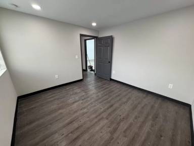 Main picture of 572 S Nelson Rd