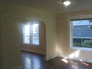 Main picture of 528 N 76th St