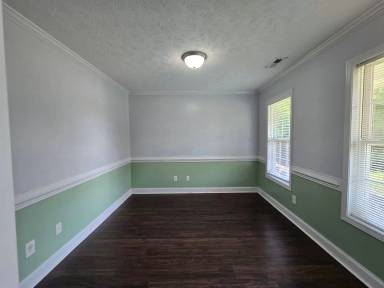 Main picture of 103 Flag Ln
