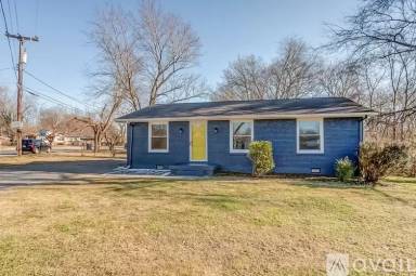 Main picture of 100 Cole Dr