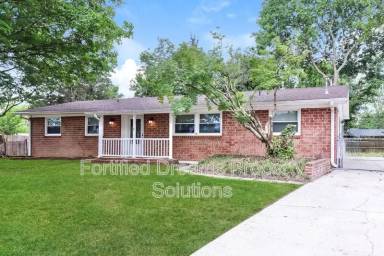Main picture of 2204 Celeste Ct