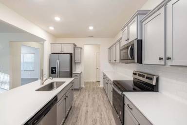 Main picture of 111 Gaelic Dr
