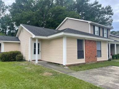 Main picture of 201 Bracken Pl