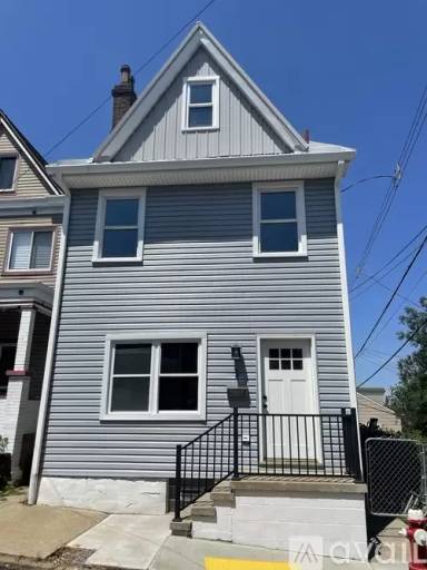 Main picture of 2 Crosman St