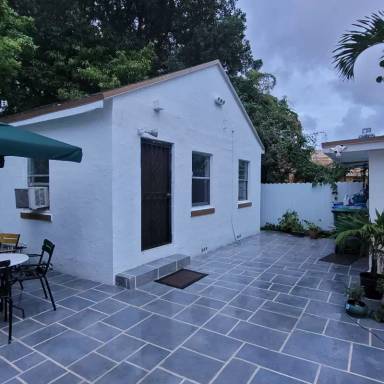 Main picture of 1068 NW 31st St