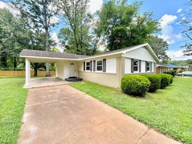 Main picture of 3130 Tucker Dr NW