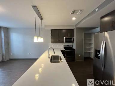 Main picture of 348 Park Ave