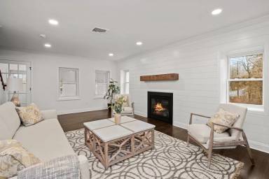 Main picture of 421 Shelton Rd