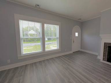 Main picture of 211 N Varner St
