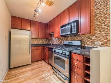 Main picture of 625 W Wrightwood Ave Apartments