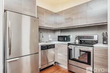Main picture of 40 N 4th St