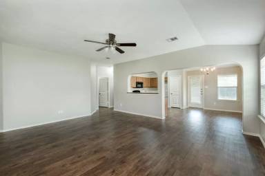 Main picture of 2824 Bluffstone Dr