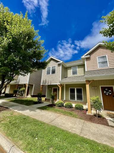 Main picture of 209 Portico St
