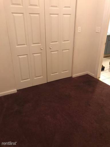 Main picture of 2953 W Warren Blvd