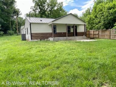 Main picture of 2031 N Farm Road 197