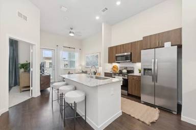 Main picture of 2290 S Forum Dr