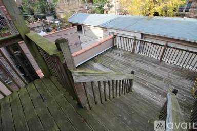 Main picture of 1522 W Greenleaf Ave