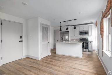 Main picture of 103 S Main St