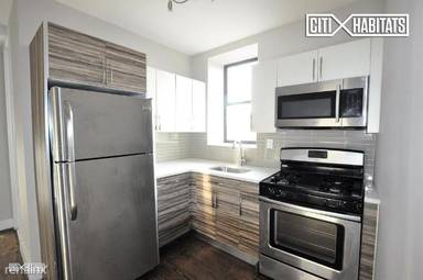 Main picture of 1935 Bergen St