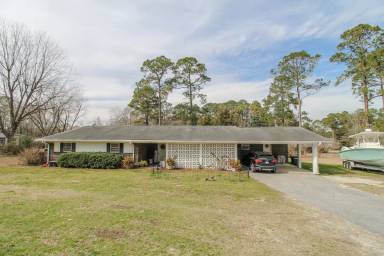 Main picture of 103 N Jackson Rd