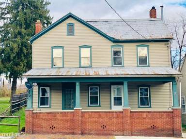 Main picture of 125 S Main