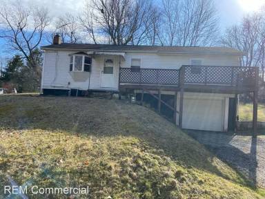 Main picture of 3254 5th St SE
