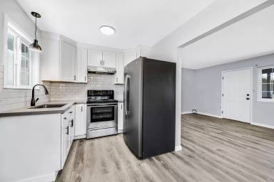 Main picture of 3044 Maple Ave