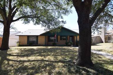 Main picture of 2209 Winchester Dr