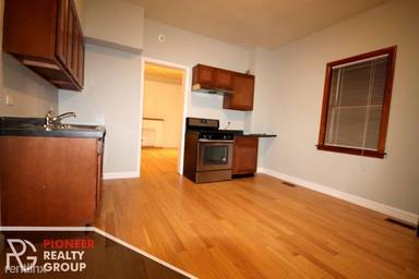 Main picture of 3059 N Leavitt St