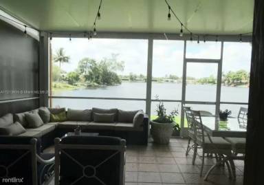 Main picture of 8902 Palm Tree Ln