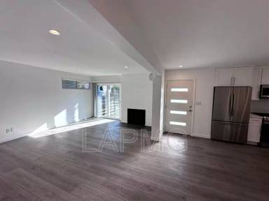 Main picture of 3666 Watseka Ave