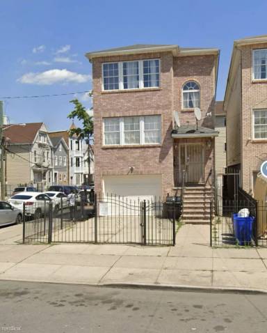 Main picture of 63 Pennsylvania Ave