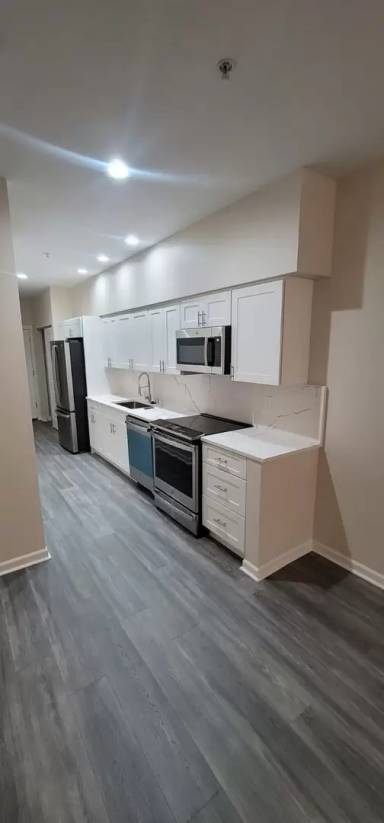 Main picture of 10245 Main St