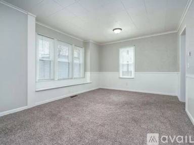 Main picture of 1120 Lake St