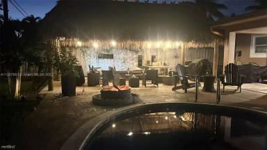 Main picture of 1280 W Camino Real