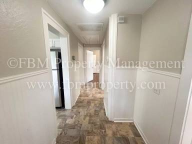 Main picture of 119 W Marvin Ave