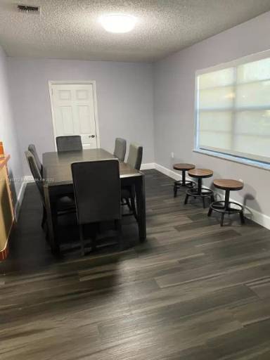 Main picture of 3481 E 8th Ln