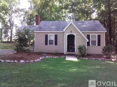 Main picture of 10205 Garners Ferry Rd