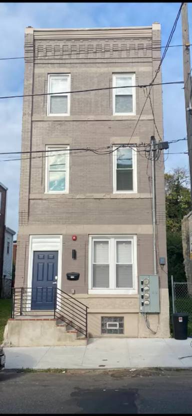 Main picture of 2132 N 21st St