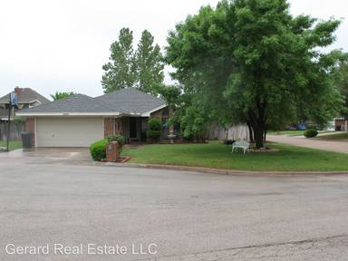 Main picture of 2910 Oak Ridge Ct