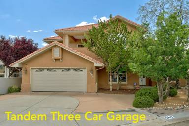 Main picture of 8415 Disney Pl NE
