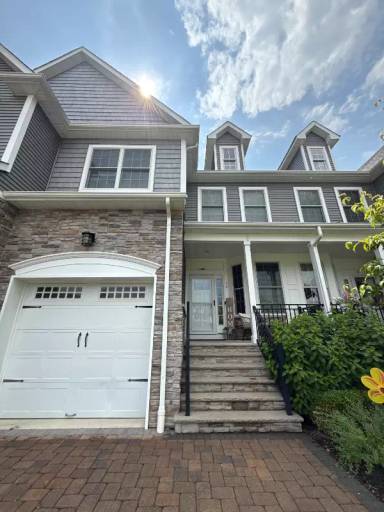 Main picture of 11 McCormick Ave N