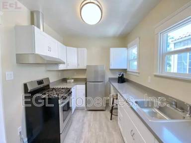 Main picture of 5139 Melrose Ave