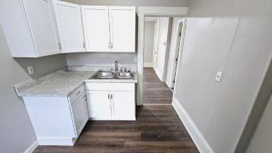Main picture of 258 W 3rd St