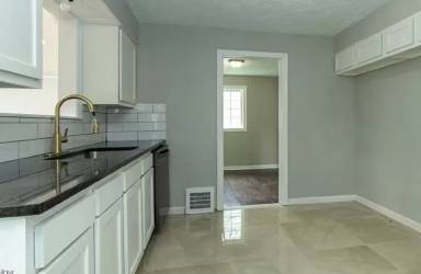 Main picture of 4521 Golfway Rd