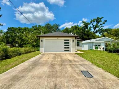 Main picture of 8424 N Packwood Ave