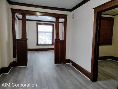 Main picture of 1107 N Burdick St