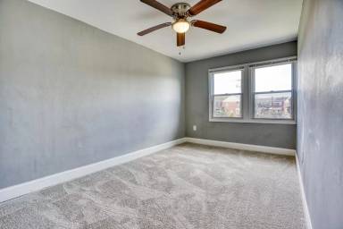 Main picture of 2002 Larkhall Rd