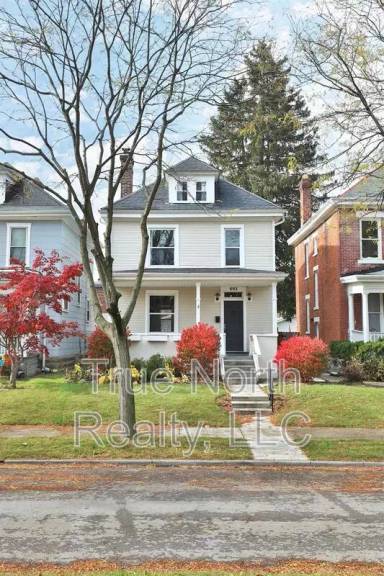 Main picture of 693 Wilson Ave