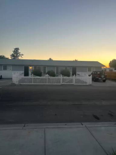 Main picture of 1814 Sunset Ave